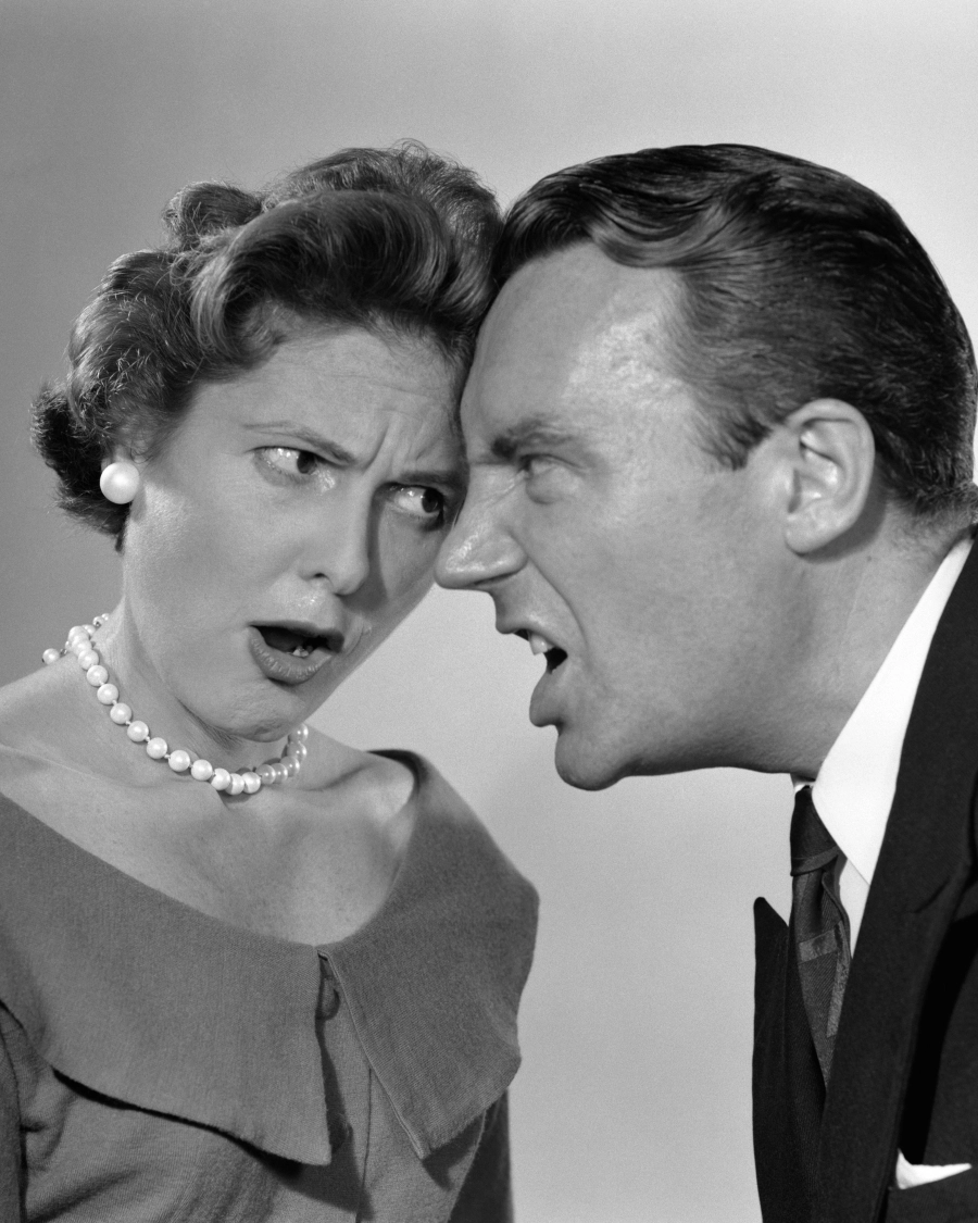 Gaslighting Nedir? Gaslighting ile Başa Çıkma Yolları Gaslighting Nedir? Gaslighting ile Başa Çıkma Yolları