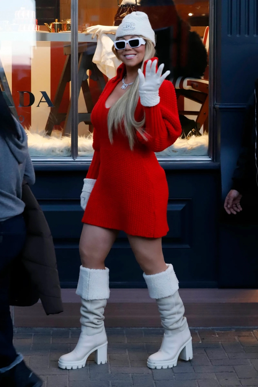 Mariah Carey Tam bir Noel Kraliçesi Oldu Mariah Carey Tam bir Noel Kraliçesi Oldu