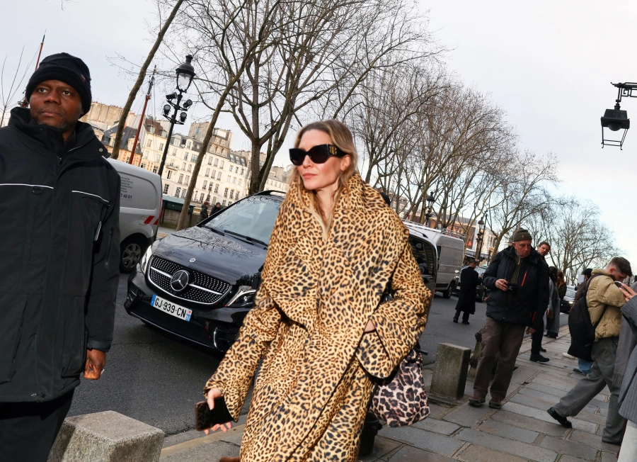 Sokak Stili: 2025 İlkbahar/Yaz Paris Haute Couture Moda Haftası Sokak Stili: 2025 İlkbahar/Yaz Paris Haute Couture Moda Haftası
