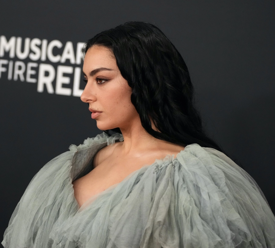 2025 Grammy Ödülleri: Kırmızı Halının Favori Saç ve Makyajları 2025 Grammy Ödülleri: Kırmızı Halının Favori Saç ve Makyajları
