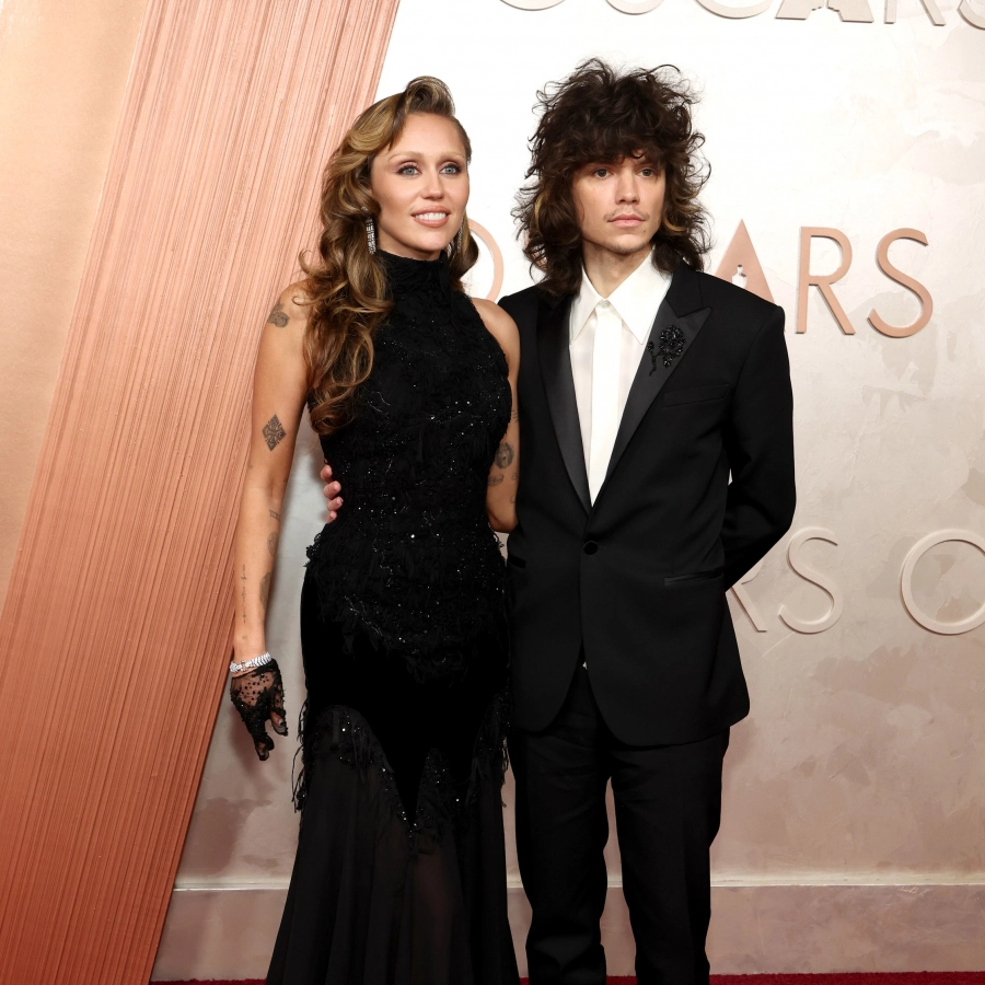 Miley Cyrus'un Sevgilisi ve Oscar Partneri Maxx Morando Kimdir? Miley Cyrus'un Sevgilisi ve Oscar Partneri Maxx Morando Kimdir?