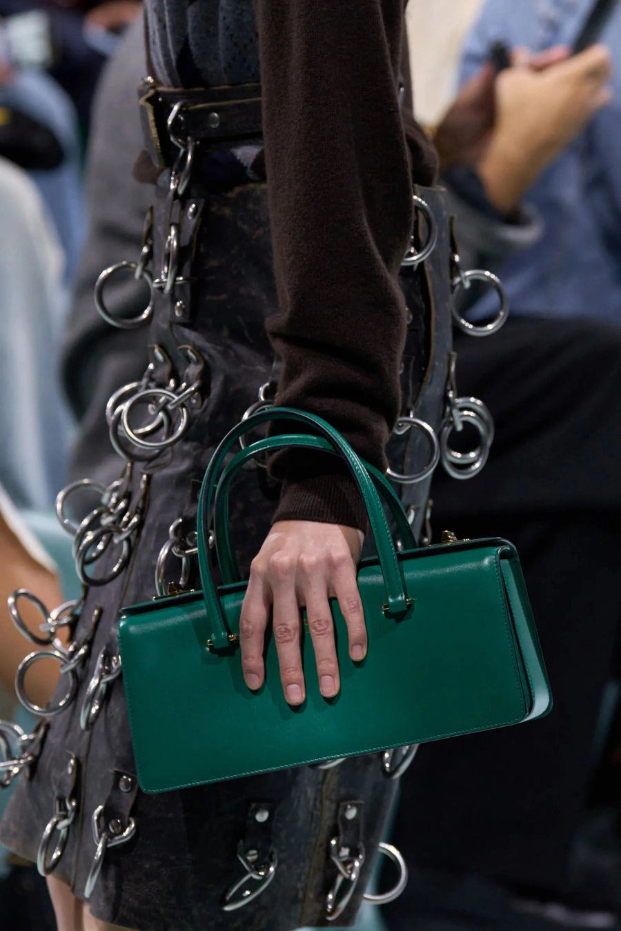 East-West Çantalar Moda Dünyasını Ele Geçirdi East-West Çantalar Moda Dünyasını Ele Geçirdi
