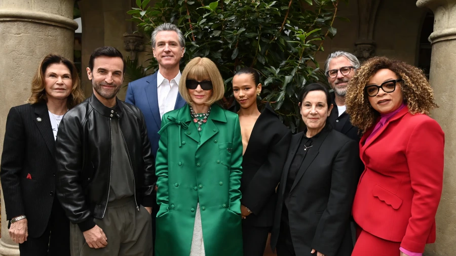 Anna Wintour, Nicolas Ghesquière, Vali Gavin Newsom ve Diğerleri, Vogue World: Hollywood'u Chateau Marmont'ta Duyurdu Anna Wintour, Nicolas Ghesquière, Vali Gavin Newsom ve Diğerleri, Vogue World: Hollywood'u Chateau Marmont'ta Duyurdu