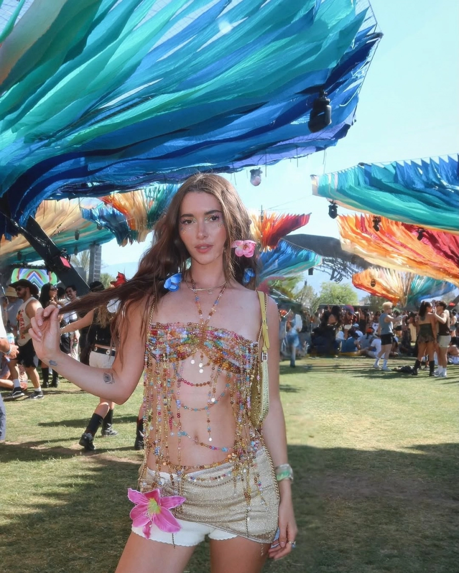 Coachella’dan İlhamla 2025 Yaz Sezonu Moda Trendleri Coachella’dan İlhamla 2025 Yaz Sezonu Moda Trendleri