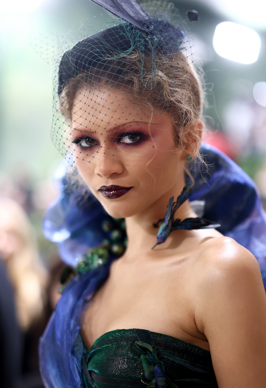Geçmişten Bugüne Met Gala'nın En Etkileyici Saç ve Makyajları