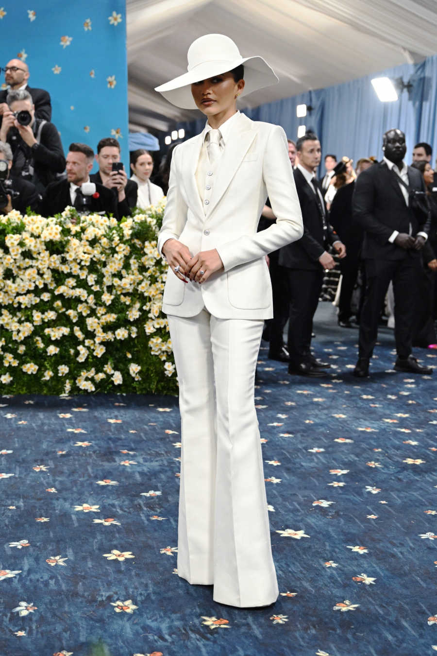 Zendaya 2025 Met Gala’da Gecenin En Şık Zoot Takımlarından Birine Sahipti