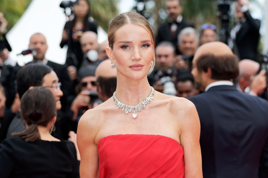 Rosie Huntington-Whiteley, Tiffany 