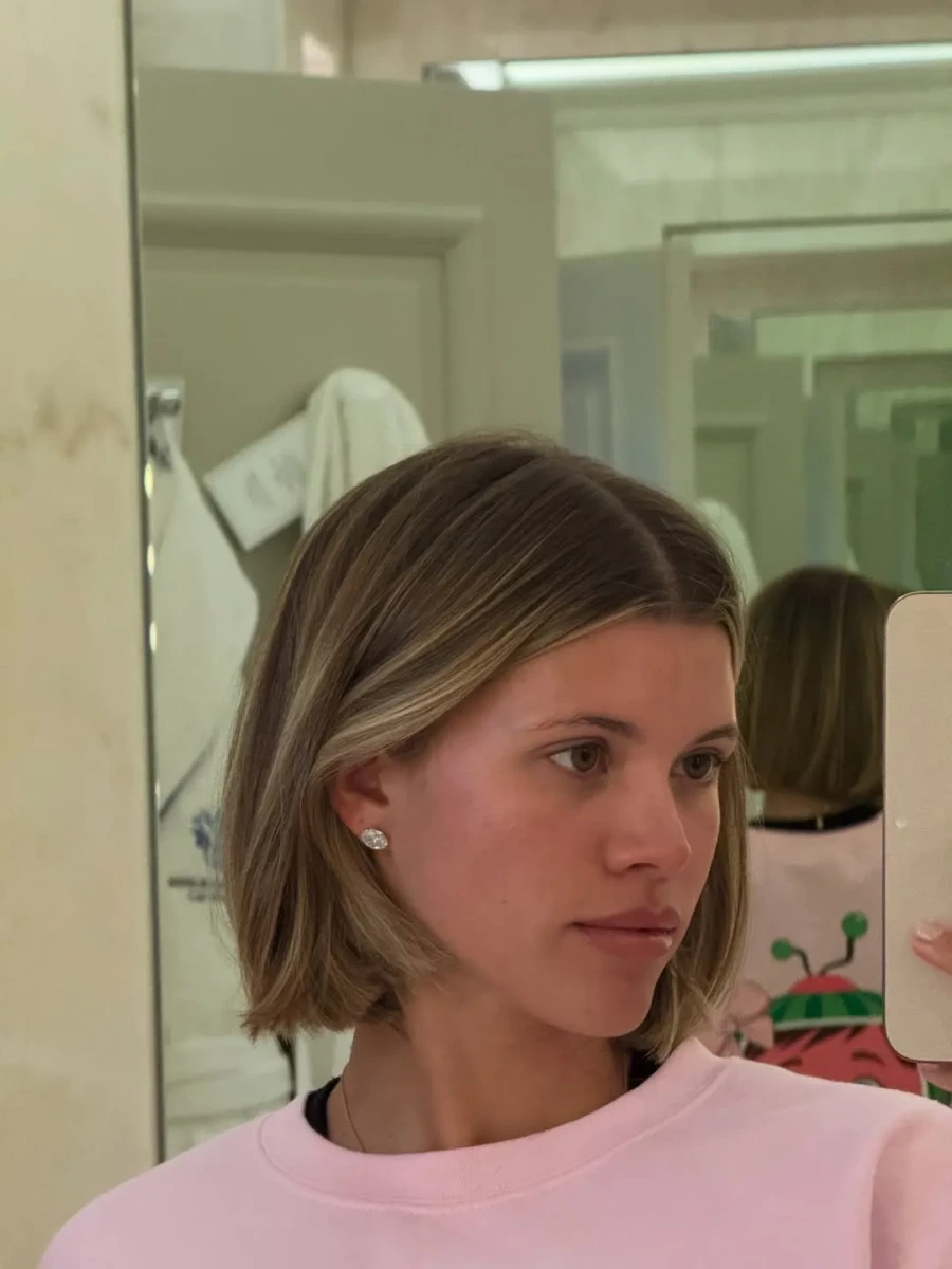 Sofia Richie Grainge’nin Fransız Bob Saç Kesiminin Arkasındaki Hikaye Sofia Richie Grainge’nin Fransız Bob Saç Kesiminin Arkasındaki Hikaye