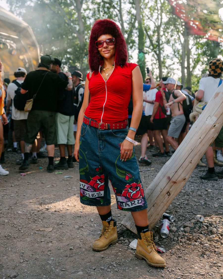 2025 Glastonbury Festivali’nde Moda Her Köşeye, Müzik Ruhlara İşledi