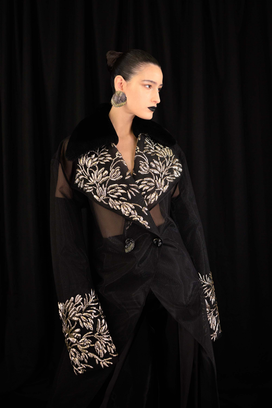 Schiaparelli 2025-26 Sonbahar/Kış Haute Couture