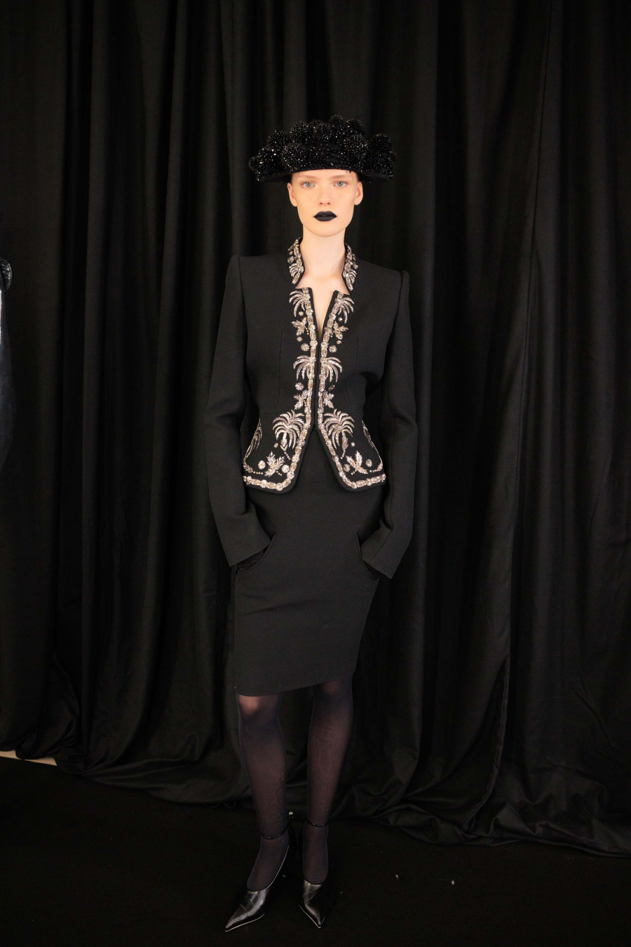 Schiaparelli 2025-26 Sonbahar/Kış Haute Couture