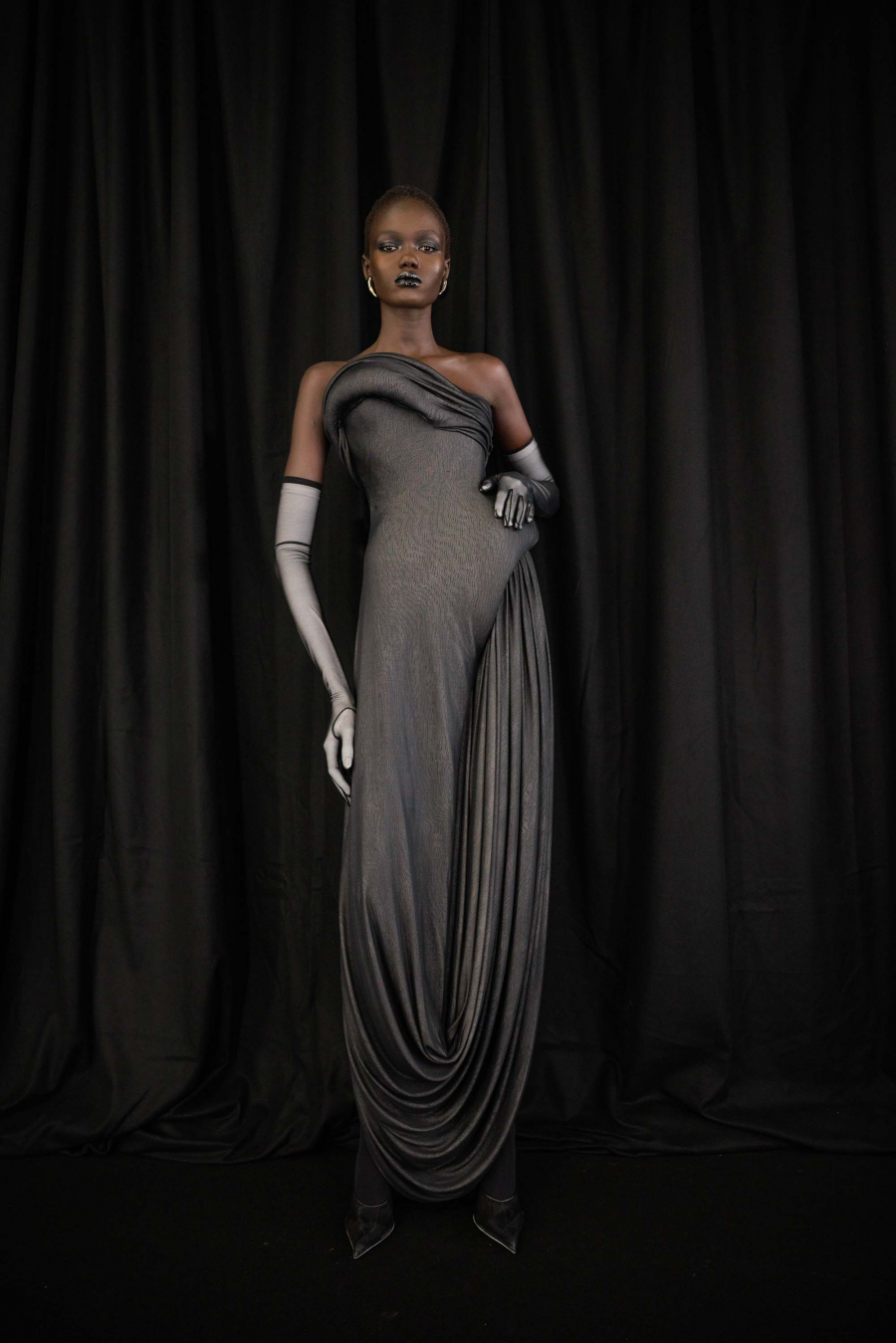 Schiaparelli 2025-26 Sonbahar/Kış Haute Couture