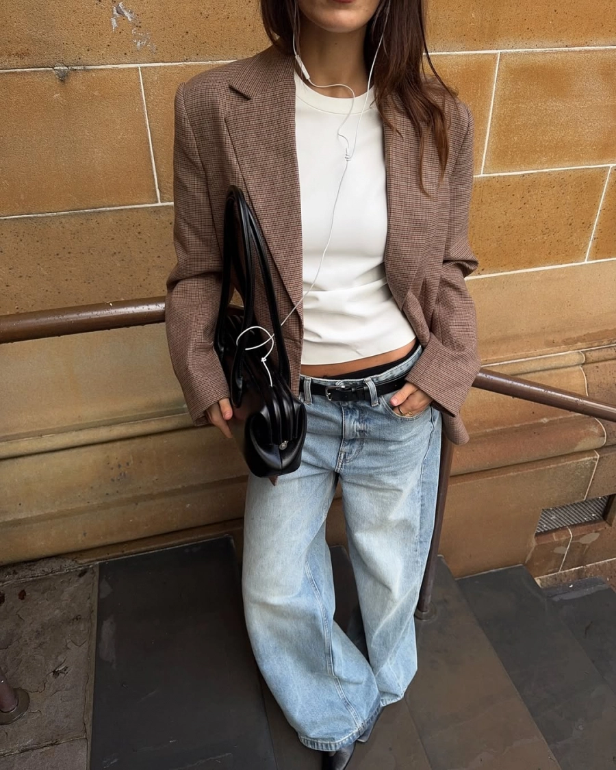 “Frugal Chic” Estetiği: Lüks ile Tutumluluğun Kesiştiği Nokta “Frugal Chic” Estetiği: Lüks ile Tutumluluğun Kesiştiği Nokta