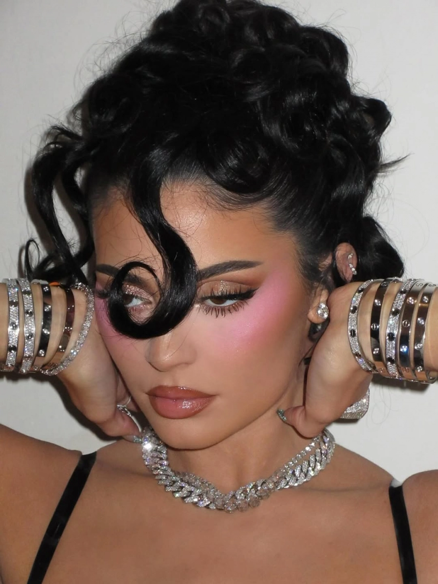 Porselen Bebek Etkisi: Under Eye Blush