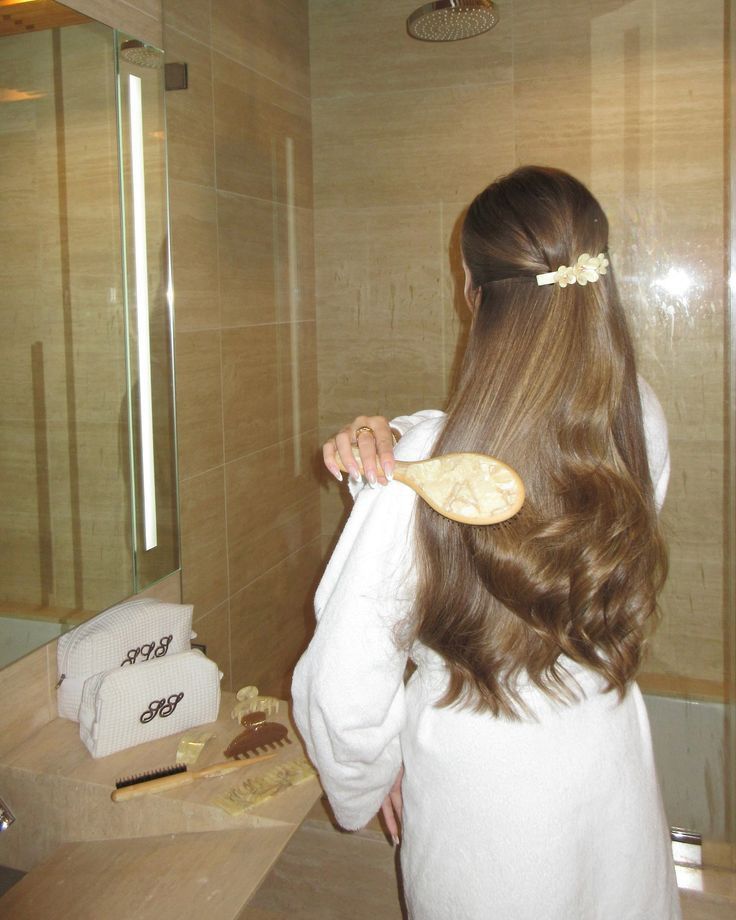 Parlak Saçlar İçin 4 Etkili Adım