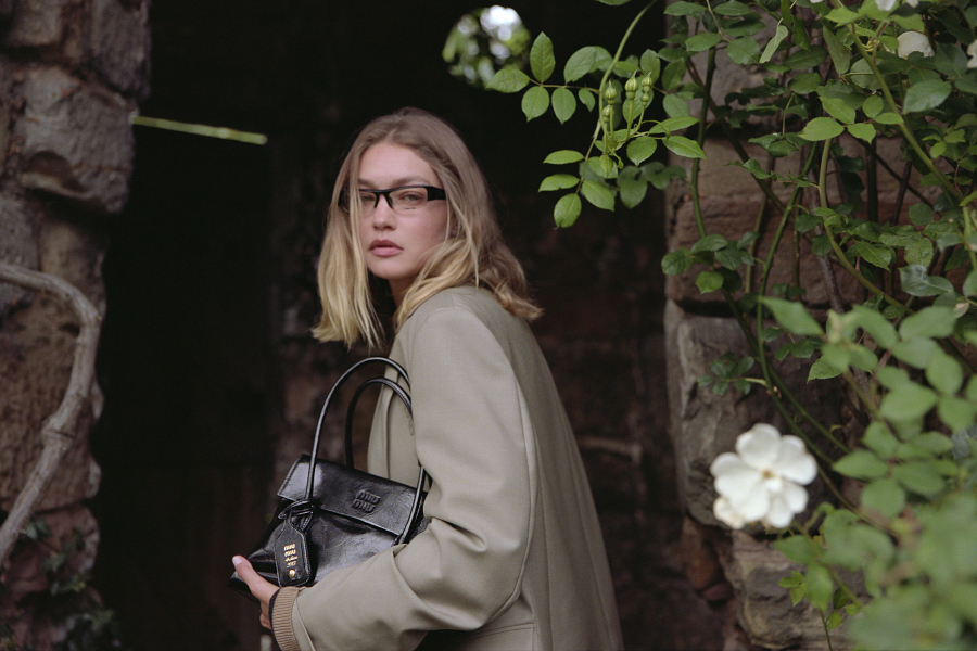 Gigi Hadid’in Miu Miu Kampanya Çekimlerinden Chanel’in 2026 Cruise Koleksiyonuna Haftanın Moda Haberleri Gigi Hadid’in Miu Miu Kampanya Çekimlerinden Chanel’in 2026 Cruise Koleksiyonuna Haftanın Moda Haberleri