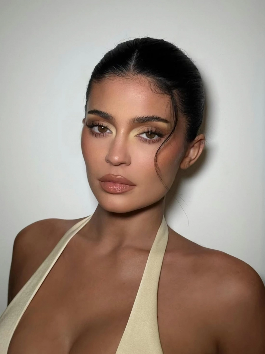 “Butter Glam” Makyaj Trendi “Butter Glam” Makyaj Trendi