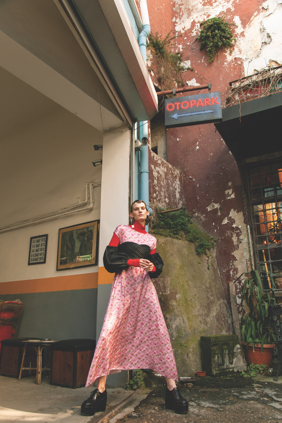 İstanbul. Fotoğraf: Selim Soysal, Moda Editörü: Naz Bileydi Yenigün, Yaz 2020