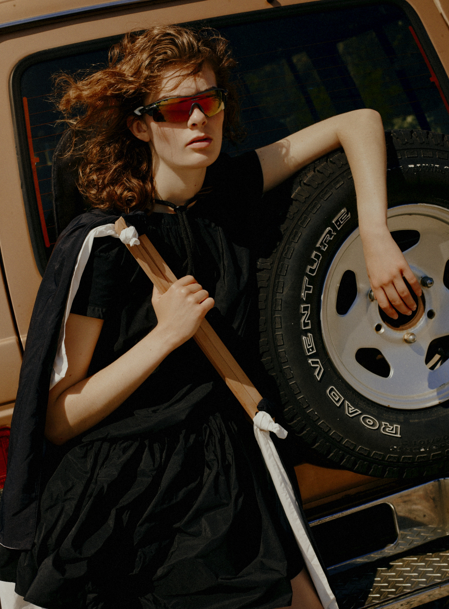 Urla, İzmir. Fotoğraf: Tuğberk Acar, Moda Editörü: Tuğçe Bahçıvangil, Haziran 2022