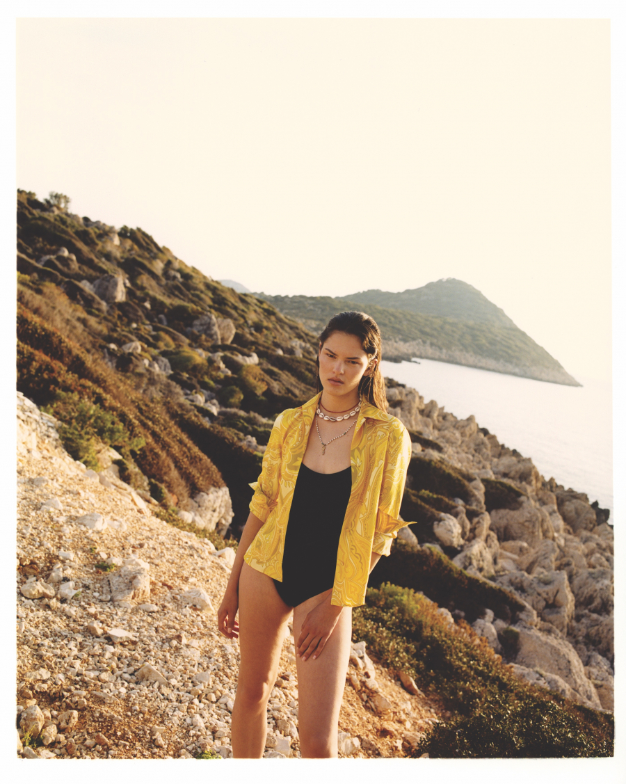 Kaş. Fotoğraf: Luca Campri, Moda Editörü: Ece Öğütoğulları, Haziran 2021