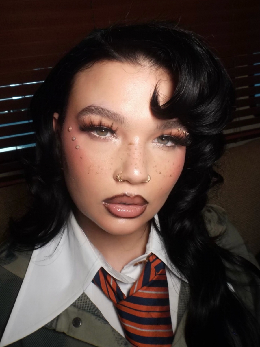 Lola Young, Fotoğraf: @urbandecaycosmetics