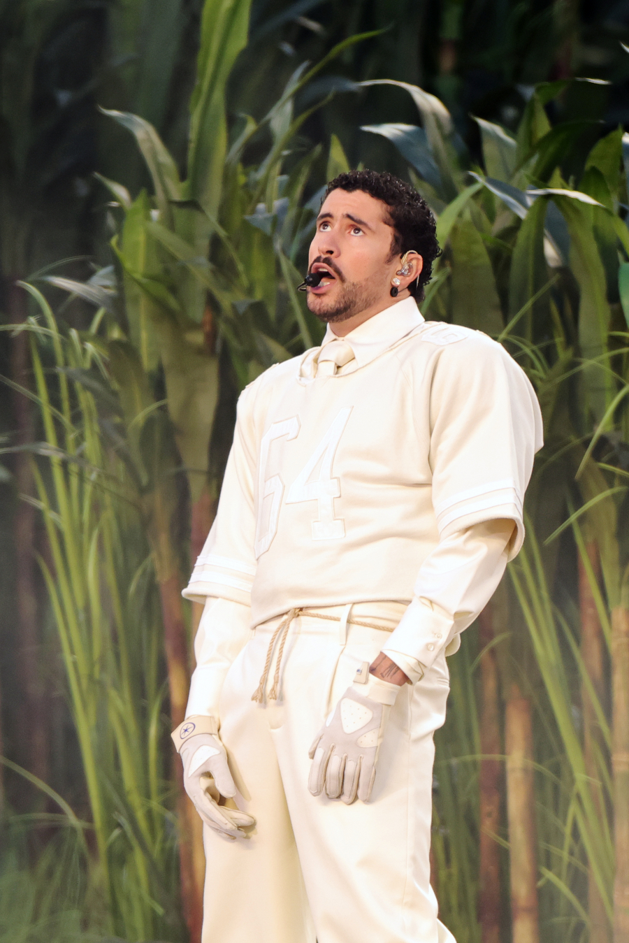 Bad Bunny’nin 2026 Super Bowl Sahne Kostümünün Ardındaki Hikaye