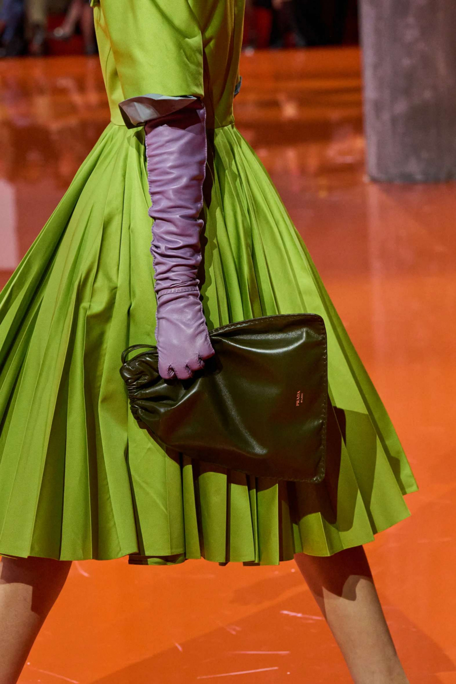 2026 İlkbahar/Yaz Sezonunda Kese Çantalar Geri Döndü 2026 İlkbahar/Yaz Sezonunda Kese Çantalar Geri Döndü