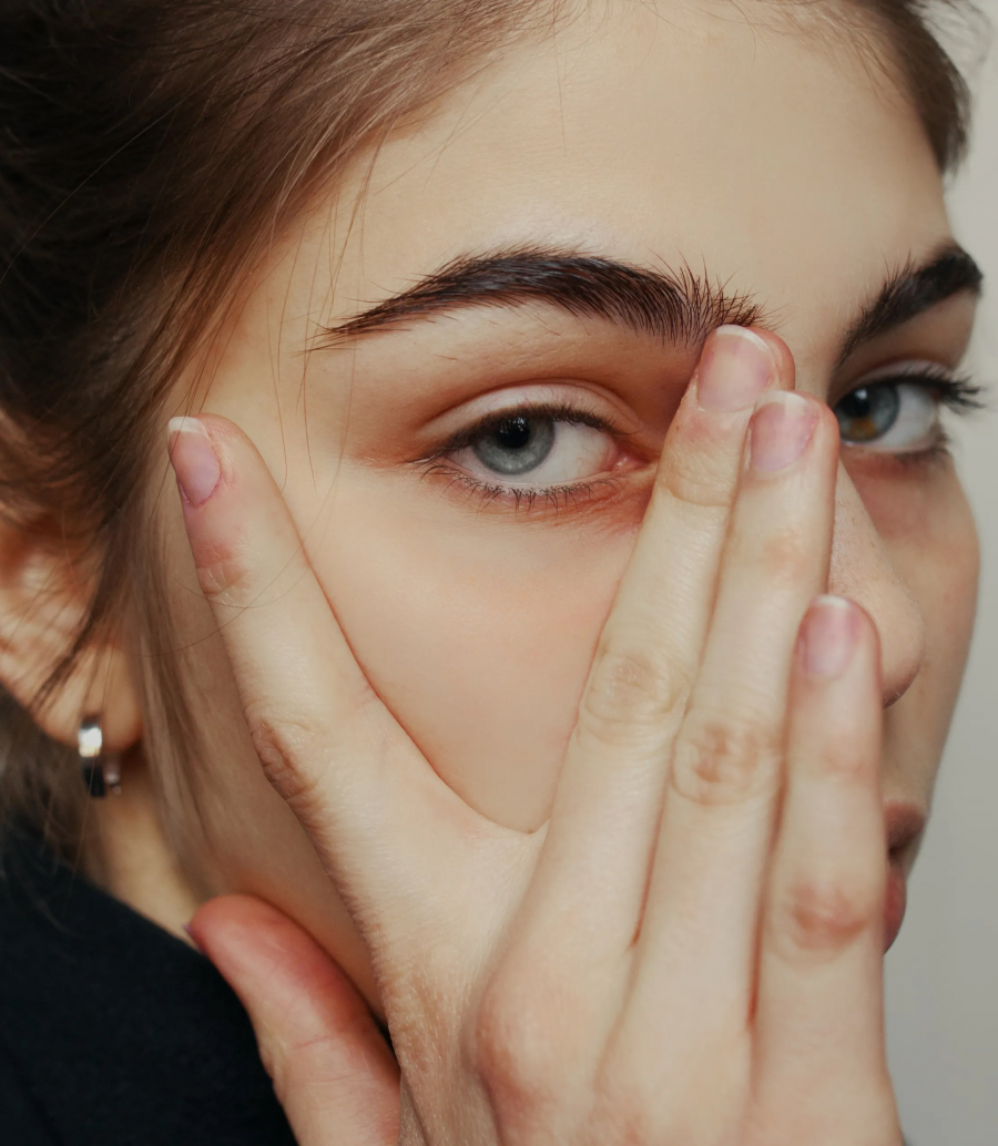 Zamanda Geriye: Göz Çevresi İçin En İyi 10 Retinoid Bakımı