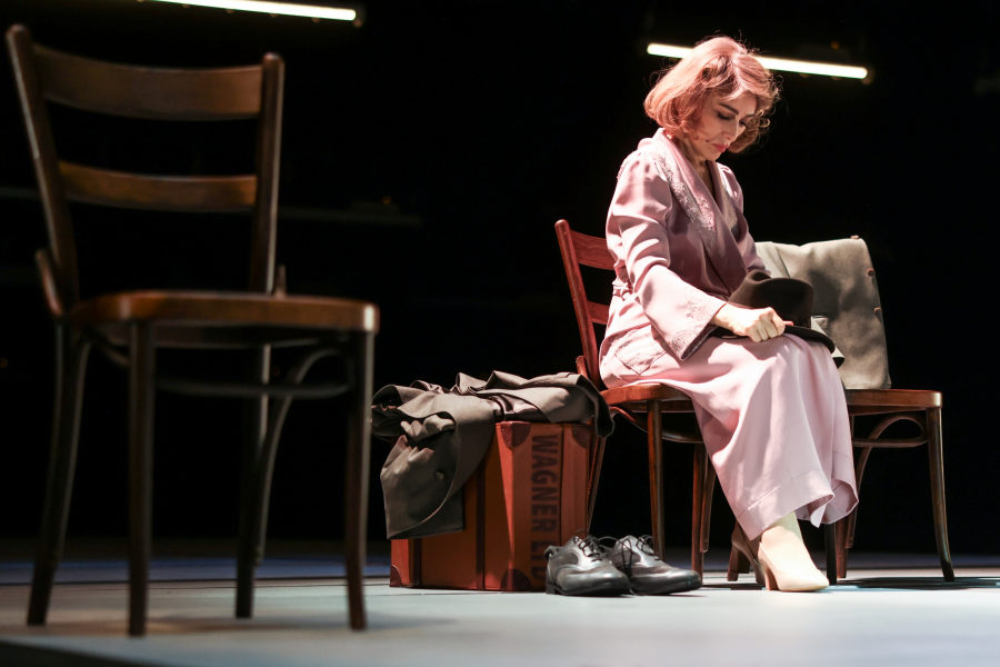 Sezonun Öne Çıkan Tiyatro Oyunları