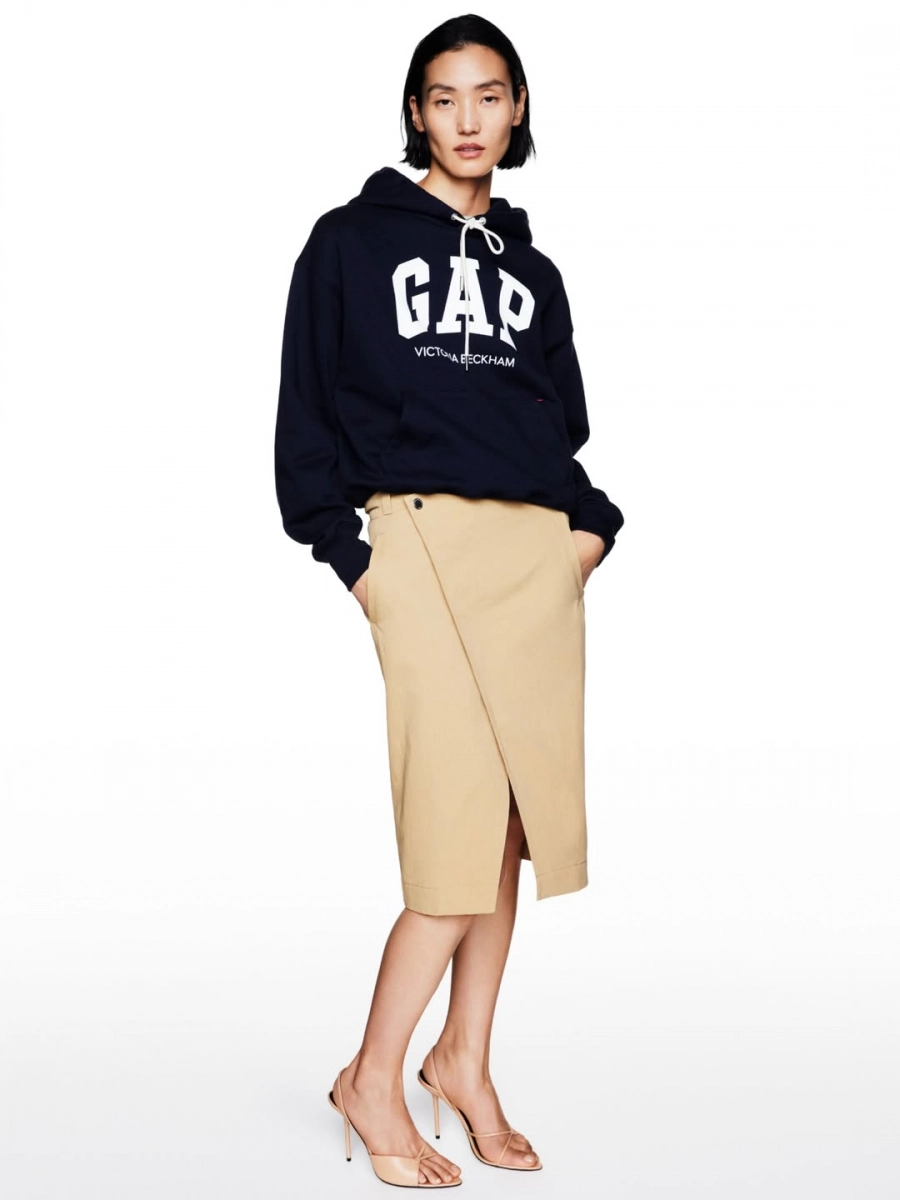 Victoria Beckham-GAP İşbirliğinden Bella Hadid’in Yeni Prada Kampanyasına Haftanın Moda Haberleri Victoria Beckham-GAP İşbirliğinden Bella Hadid’in Yeni Prada Kampanyasına Haftanın Moda Haberleri