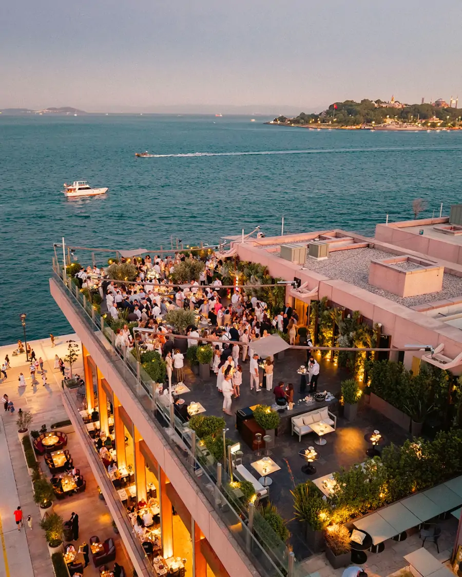 İstanbul’da Yazın Adresi Olan Teras ve Bahçeler