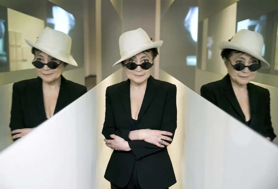 Yoko Ono’nun Avangard Dünyasına Yolculuk: Insound and Instructure Sergisi Yoko Ono’nun Avangard Dünyasına Yolculuk: Insound and Instructure Sergisi