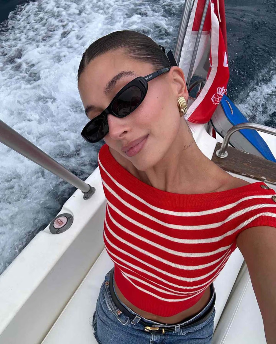 “Sardine Girl Summer” ile Riviera Estetiğinden İlham Alan Yaz Kombinleri “Sardine Girl Summer” ile Riviera Estetiğinden İlham Alan Yaz Kombinleri