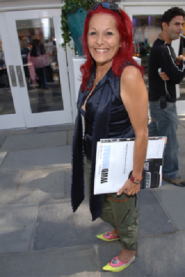 Patricia boş durmuyor