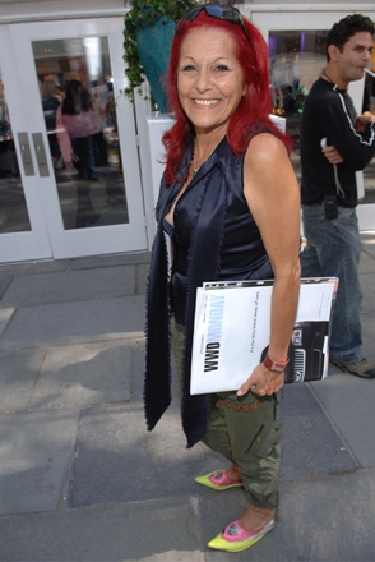 Patricia boş durmuyor