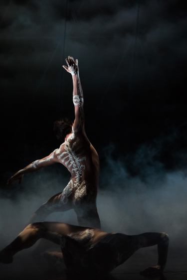 Riccardo Tisci’nin dans eden iskeletleri