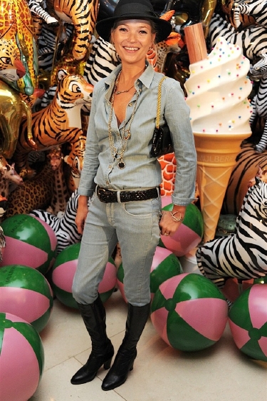 Kate Moss Vogue kadrosunda 