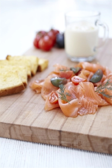 Somon Pastırma, Badem Çorbası ve Brioche