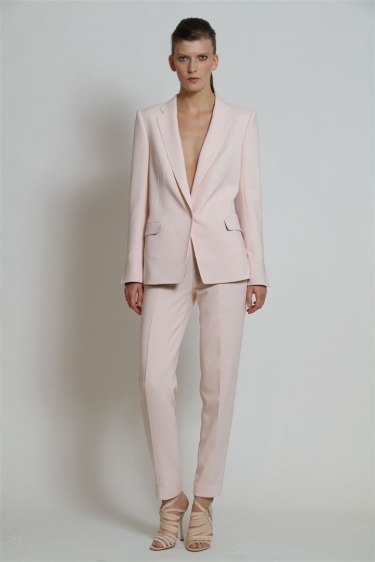 Rachel Roy'un 2011 Resort serisinde turuncu ve bejler hakim.