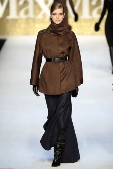 Bugün gerçekleşen Balenciaga defilesi moda editörlerinin yakın takibindeydi.