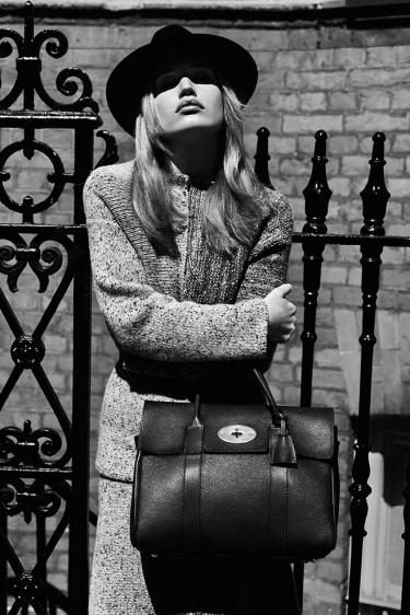 Georgia May Jagger Mulberry kampanyasının yeni yüzü.