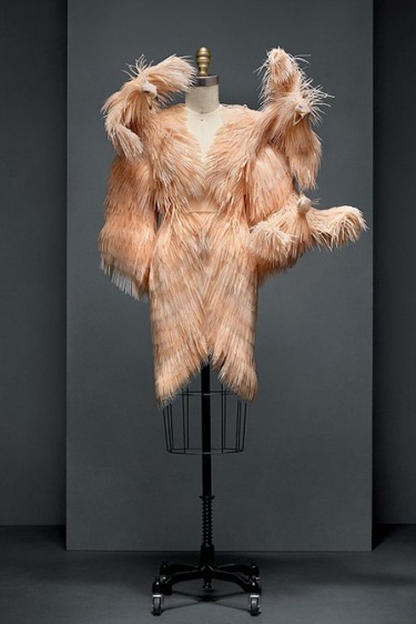 Eller x Makineler: Teknoloji Çağında Moda