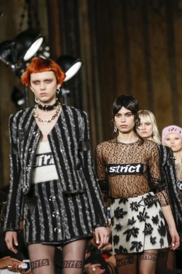 Alexander Wang de Şimdi Gör ve Hemen Al Diyor