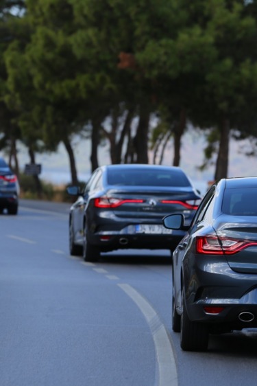 Maskülen Tavır: Renault Megane Sedan