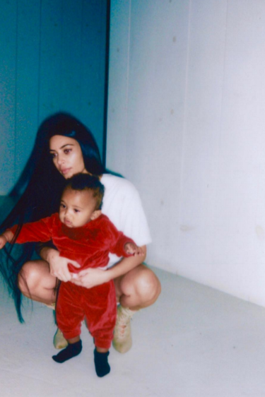 Kim Kardashian Instagram'a Geri Döndü