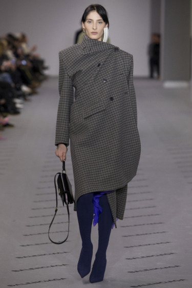 Couture Balenciaga’ya Geri Döndü