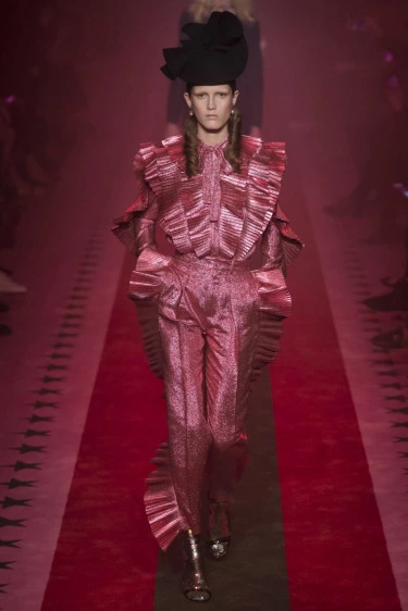 Gucci Evine Dönüyor