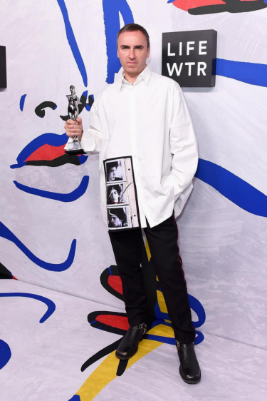 5 Adımda Raf Simons'un Modaya Yön Veren Kariyeri