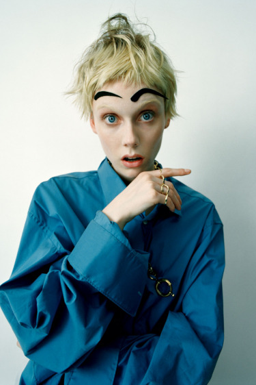 Kaşlar Keman: Lena Dunham Microblending'i Denerse