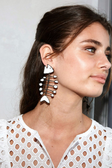 Denizler Altında: İkonik Mücevher ve Aksesuarlar